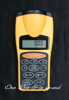 音波距離計測器レンタル！【レンタル品番１－７－１４】－高～い所や話された場所の計測などに便利です！いちいちメジャーで測らなくても瞬時に計測できる音波距離計測器レンタルです！